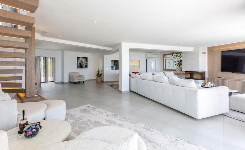 4 Bedroom Property for Sale in Llandudno Western Cape